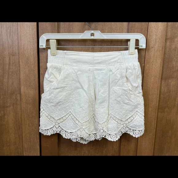 Xhilaration Lace Trim Shorts - Picture 1 of 7